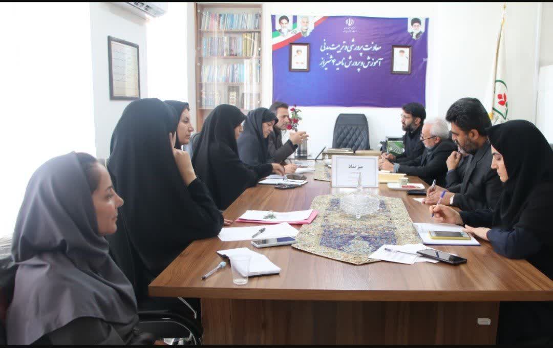 برنامه ریزی و  اجرای طرح نماد در مدارس محلات هدف در شهر شیراز.